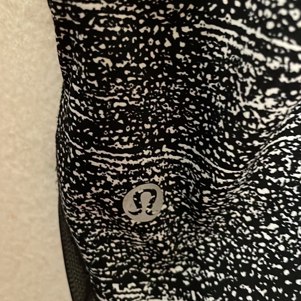 Lululemon Pace Perfect Crop (17") Air Time White Black/Black Size 4 - Picture 3 of 8